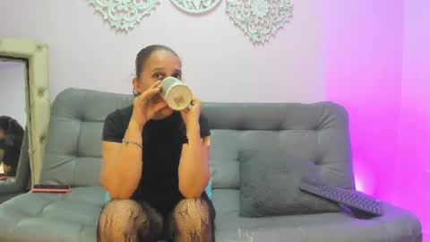 lily_rose0 online show from April 28, 2026, 9:20 pm