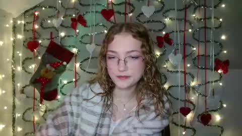 small lily online show from December 15, 2025, 6:12 pm