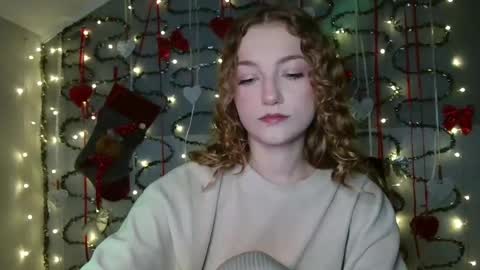 small lily online show from December 19, 2025, 6:26 pm