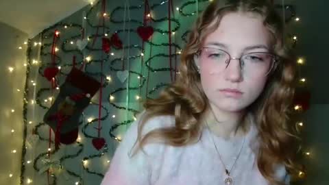 small lily online show from January 13, 2026, 7:02 am