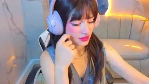 Snapshot of lily_tx chatting on July 1, 2026, 12:40 pm Follow me.. Live 730 to 1400 online show from July 1, 2026, 12:40 pm
