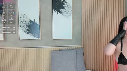 Snapshot of lily_vale chatting on December 14, 2025, 7:18 pm Lily online show from December 14, 2025, 7:18 pm