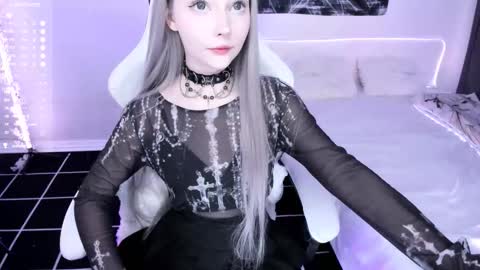 Snapshot of lily_weep chatting on November 15, 2025, 7:21 pm Lily online show from November 15, 2025, 7:21 pm