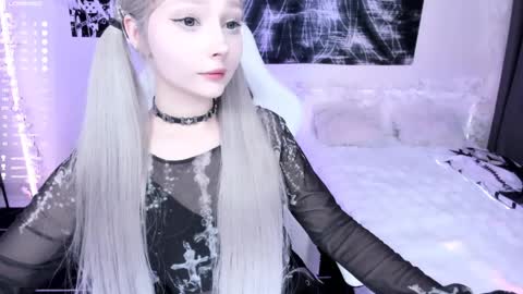 Snapshot of lily_weep chatting on April 6, 2026, 4:46 am Lily online show from April 6, 2026, 4:46 am