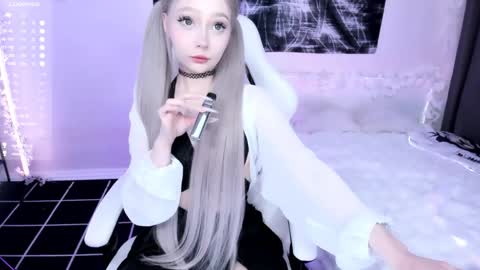 Lily online show from May 23, 2026, 12:27 am