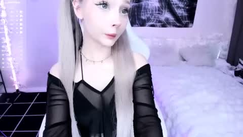 Lily online show from June 10, 2026, 9:46 pm