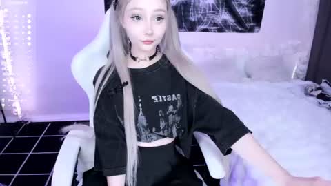 Lily online show from June 12, 2026, 12:42 am