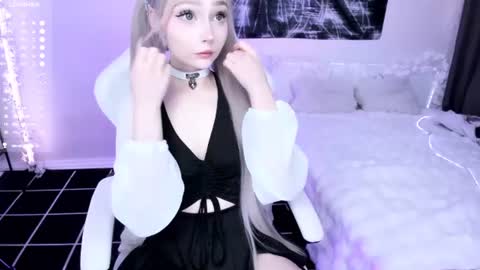 Lily online show from June 19, 2026, 12:59 am