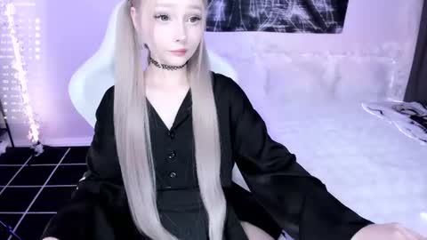 Lily online show from July 31, 2026, 1:05 am