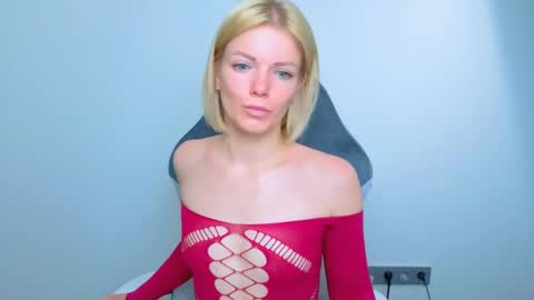 Snapshot of lilydavisss chatting on June 8, 2026, 2:45 am lilydavisss online show from June 8, 2026, 2:45 am