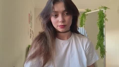 Lily   online show from September 10, 2025, 3:23 pm