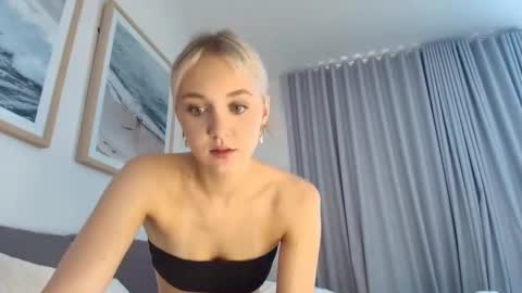 Snapshot of lilyflex chatting on April 5, 2026, 1:25 am lilyflex online show from April 5, 2026, 1:25 am