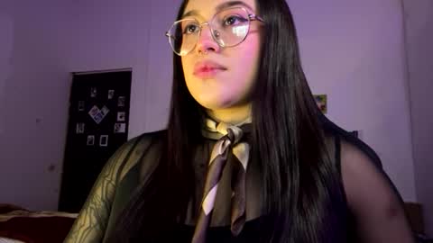 Snapshot of lilyhotson chatting on June 5, 2026, 1:12 am Lily online show from June 5, 2026, 1:12 am