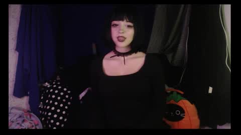 Snapshot of lilyimp chatting on November 28, 2025, 9:06 pm LUka online show from November 28, 2025, 9:06 pm