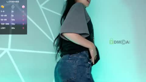 Liliana louise online show from December 12, 2024, 1:43 am