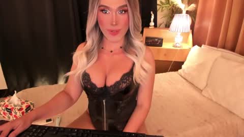 Snapshot of lilymonstercock chatting on June 15, 2026, 12:57 am IM YOUR TRUE GODESS Lilymonstercock online show from June 15, 2026, 12:57 am