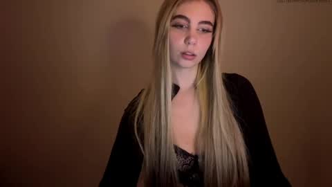 Lily online show from May 7, 2026, 6:46 pm