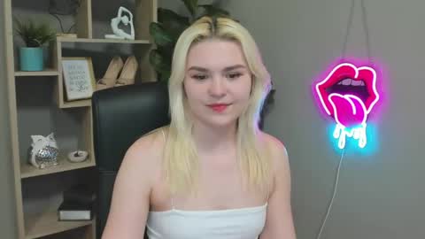 Lily online show from April 11, 2026, 7:13 am