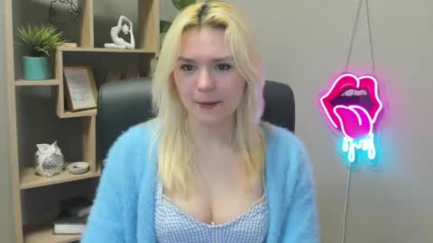 Lily online show from April 16, 2026, 6:47 am