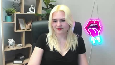 Lily online show from April 27, 2026, 2:04 pm