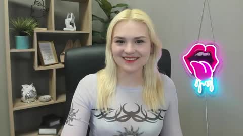 Lily online show from April 30, 2026, 7:04 am
