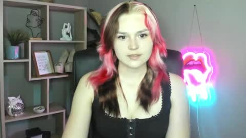 Snapshot of lilysweetxo chatting on June 7, 2026, 1:37 pm Lily online show from June 7, 2026, 1:37 pm