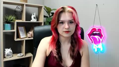 Snapshot of lilysweetxo chatting on June 15, 2026, 6:48 am Lily online show from June 15, 2026, 6:48 am