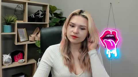 Lily online show from July 14, 2026, 6:40 am