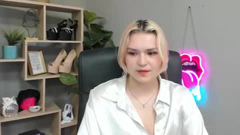 Lily online show from July 22, 2026, 2:09 pm