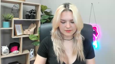 Lily online show from July 28, 2026, 12:48 pm