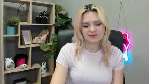 Lily online show from July 31, 2026, 6:57 am