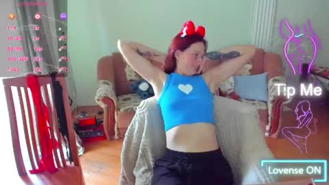 Snapshot of lilyviolet7 chatting on May 29, 2026, 2:26 pm Hi Im Lily online show from May 29, 2026, 2:26 pm