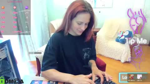 Snapshot of lilyviolet7 chatting on June 29, 2026, 7:03 am Hi Im Lily online show from June 29, 2026, 7:03 am
