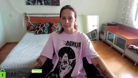 Snapshot of lilyviolet7 chatting on July 14, 2026, 7:24 am Hi Im Lily online show from July 14, 2026, 7:24 am