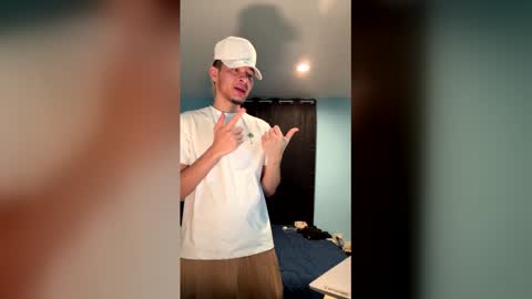 Snapshot of lima_tunes chatting on December 18, 2025, 3:23 am lima_tunes online show from December 18, 2025, 3:23 am