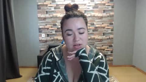 Snapshot of limalagris chatting on November 2, 2025, 11:01 am busty princess online show from November 2, 2025, 11:01 am