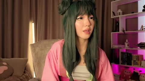 Snapshot of lin_kun chatting on April 14, 2026, 9:15 am Lin Use menu to play with me online show from April 14, 2026, 9:15 am