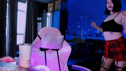 Snapshot of lina2d_tyan chatting on October 2, 2025, 8:21 am Lina2D tyan online show from October 2, 2025, 8:21 am