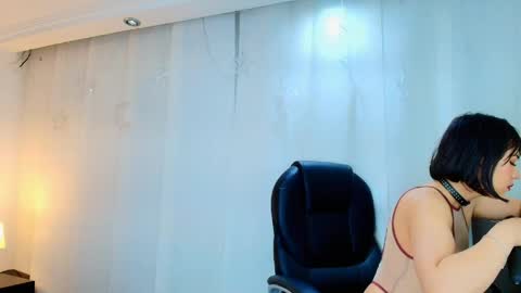 Snapshot of lina_bedoya chatting on May 12, 2026, 11:40 am Lina Bedoya online show from May 12, 2026, 11:40 am