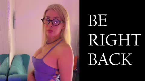 lina_bennet online show from June 22, 2026, 3:25 am
