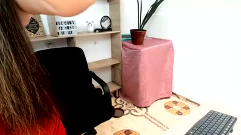 Lina Browm online show from August 3, 2026, 4:00 pm