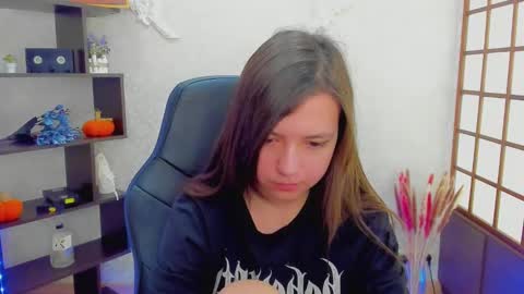 Lina online show from December 14, 2024, 2:12 am