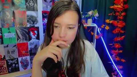 Lina online show from December 19, 2024, 2:23 am