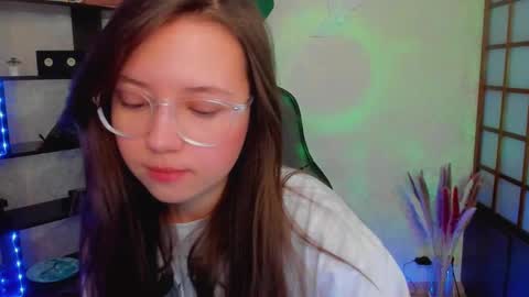 Lina online show from January 4, 2025, 2:14 am