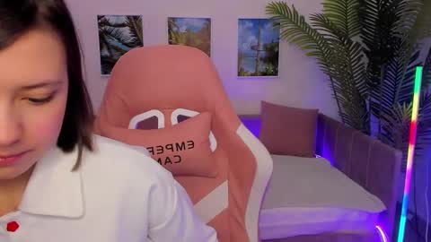 Lina online show from March 10, 2025, 5:22 am