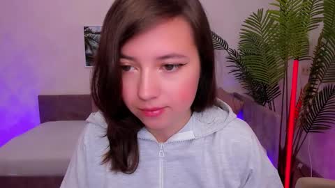 Lina online show from September 17, 2025, 2:13 am