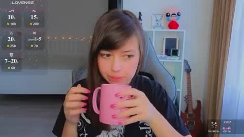 Snapshot of lina_brownie chatting on July 3, 2026, 1:56 am Lina online show from July 3, 2026, 1:56 am