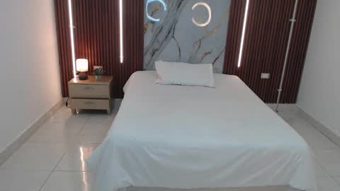 Lina online show from September 21, 2025, 12:07 pm