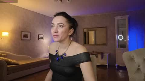 lina_flore online show from February 16, 2025, 8:33 pm