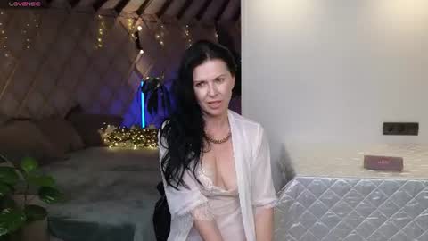 Snapshot of lina_flore chatting on July 1, 2026, 9:03 pm lina_flore online show from July 1, 2026, 9:03 pm